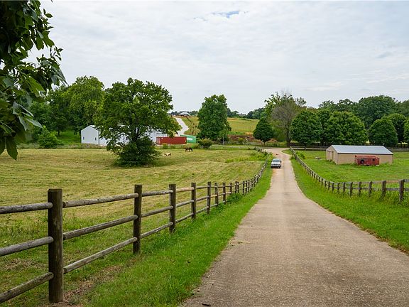 3rd image of Ozark Acres Dr