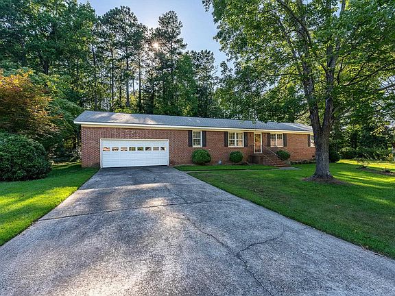 3rd image of 105 Vicksburg Ct