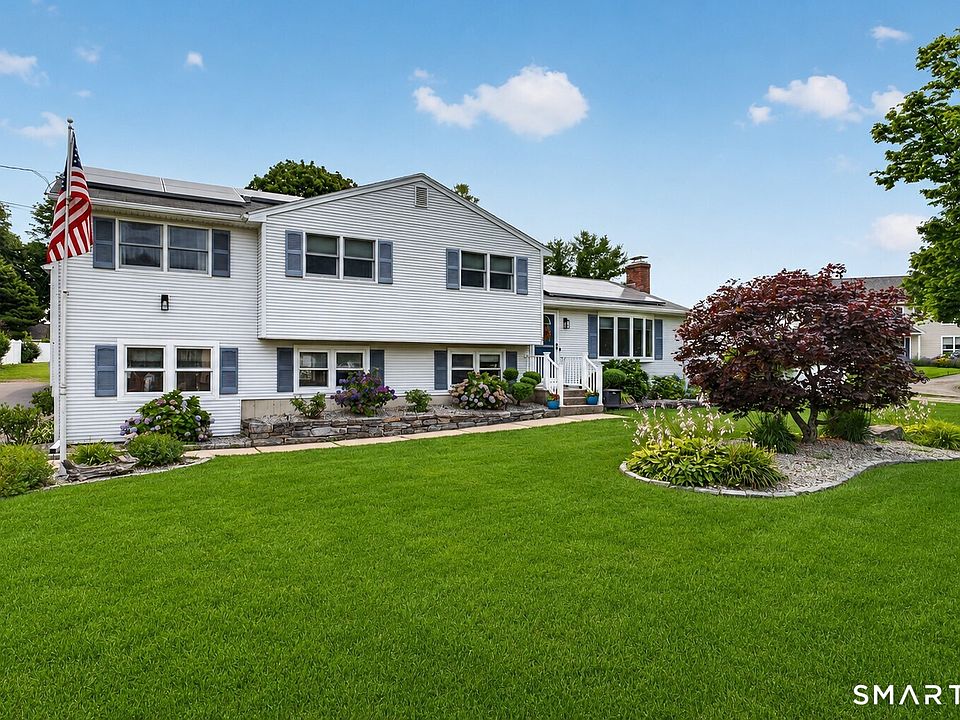 1st image of 26 Willard Avenue