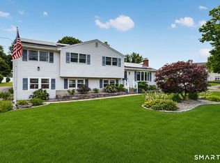 26 Willard Ave, Old Saybrook, CT 06475