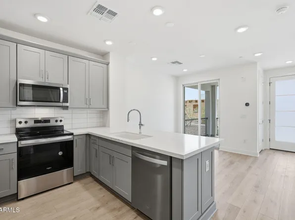 2121 W SONORAN DESERT Drive #156, Phoenix, AZ 85085