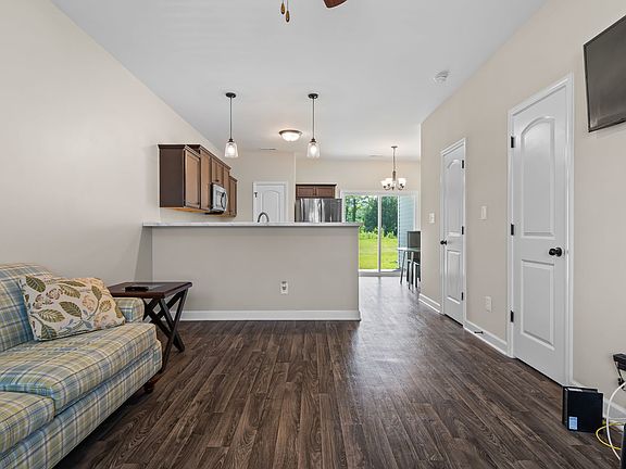 5th image of 204 Alexa Pl