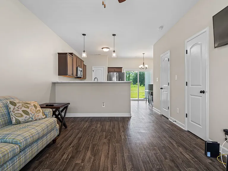204 Alexa Pl — Photo 5