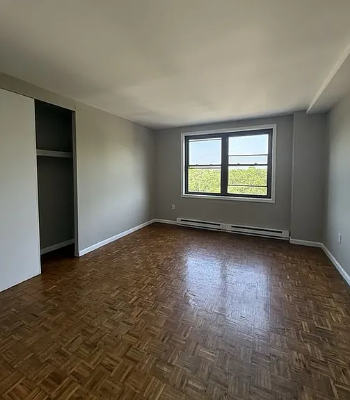1113 Riverside Ave #4G — Photo 2