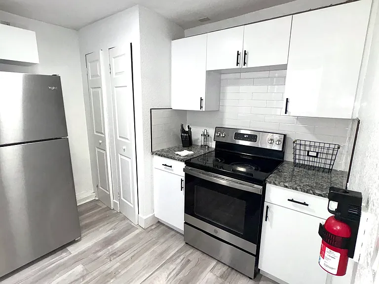 1211 E 18th Ave #B — Photo 7