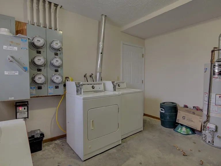 715 Hillside Dr — Photo 15