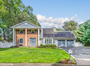 3 Howard Dr, Coram, NY 11727