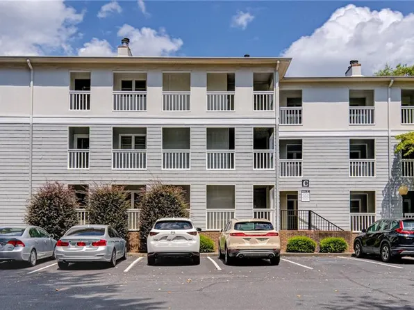 226 Oakwood Ct, Winston Salem, NC 27103