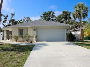 125 Spur Dr, Rotonda West, FL 33947