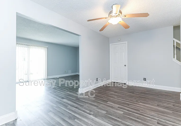 2344 Susan Ct — Photo 2