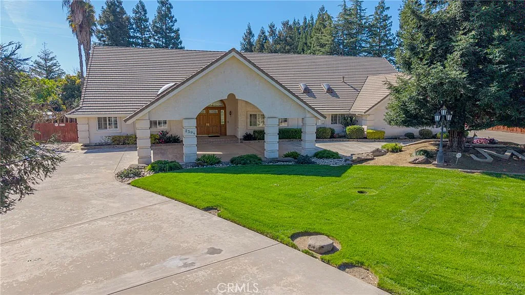 2394 E South Bear Creek Dr photo 1