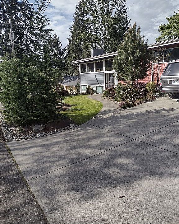 2nd image of 12522 SE 54th St