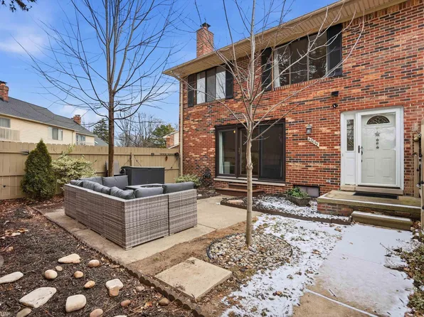 42639 Jeanette Cir, Clinton Township, MI 48038