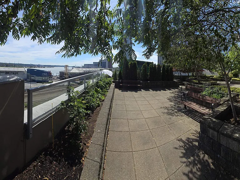 14 Begbie St #301 — Photo 33