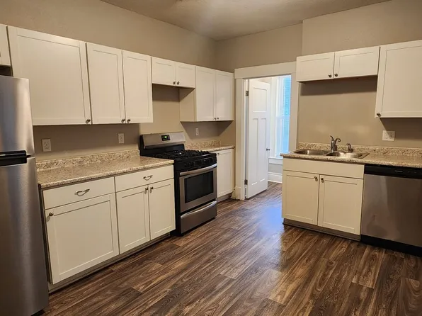 1364 Idaho St, Des Moines, IA 50316