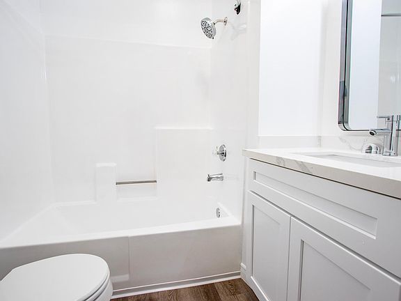5th image of 1441 S Bedford St #9e49b970d