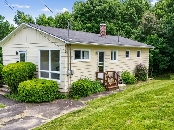 26 Park Street, Farmingdale, ME 04344