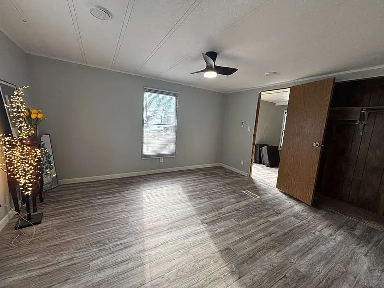 7031 Timber Rdg S — Photo 8