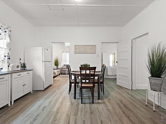 4th image of 131 3rd Street