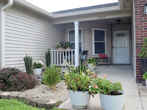 5th image of 1727 Brookview Dr