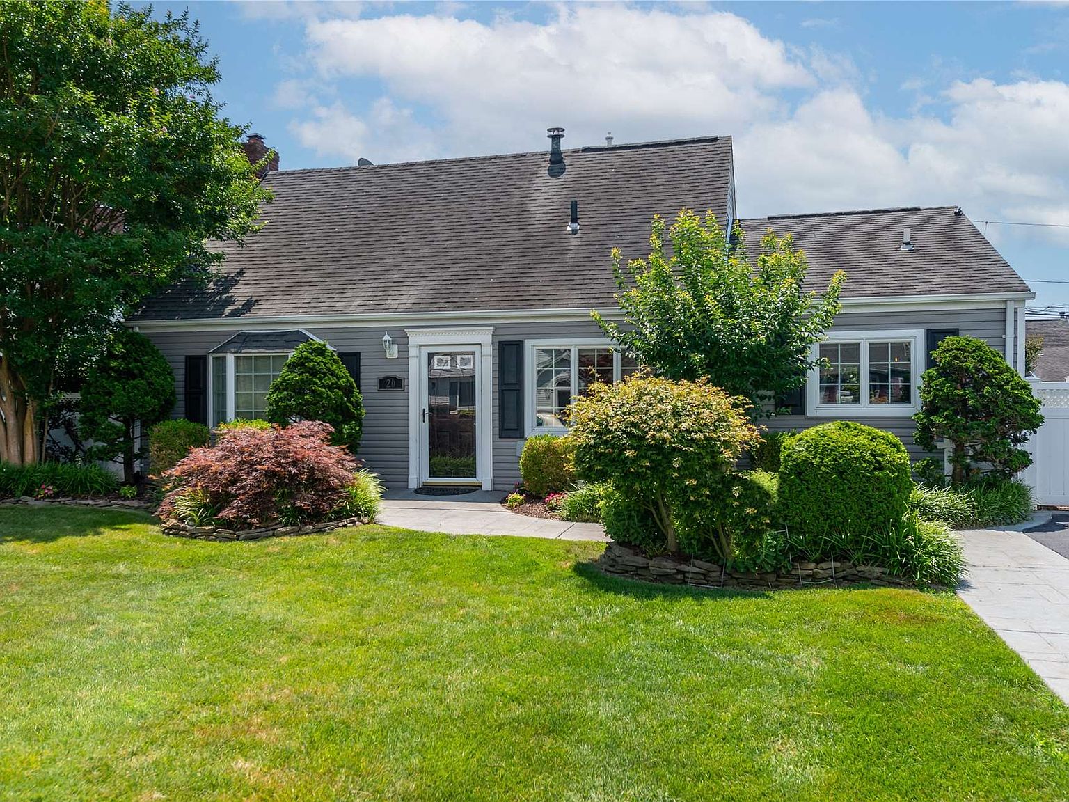 20 11th Street, Carle Place, NY 11514 Zillow