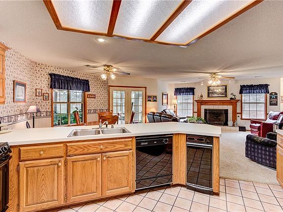 4th image of 615 Silver Shade Dr