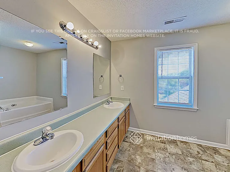 834 Highlander Ct — Photo 17