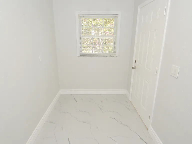 3947 Venetian Way — Photo 23