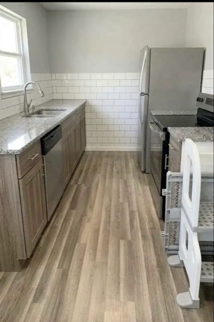 3 bed, 1.5 bath, 1200 sqft, $1,400 — Photo 2