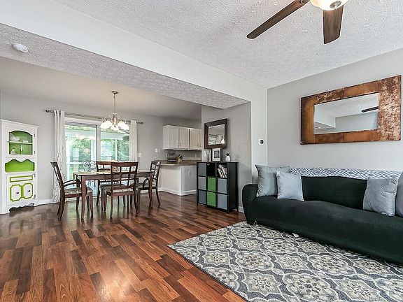 5th image of 3428 Vintage Woods Dr