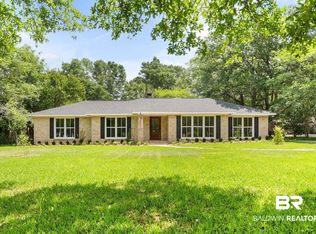 555 Cumberland Rd E, Mobile, AL 36608