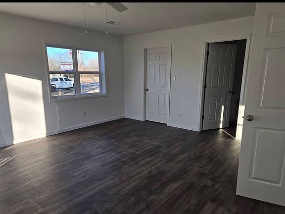 3rd image of 418 S Main St