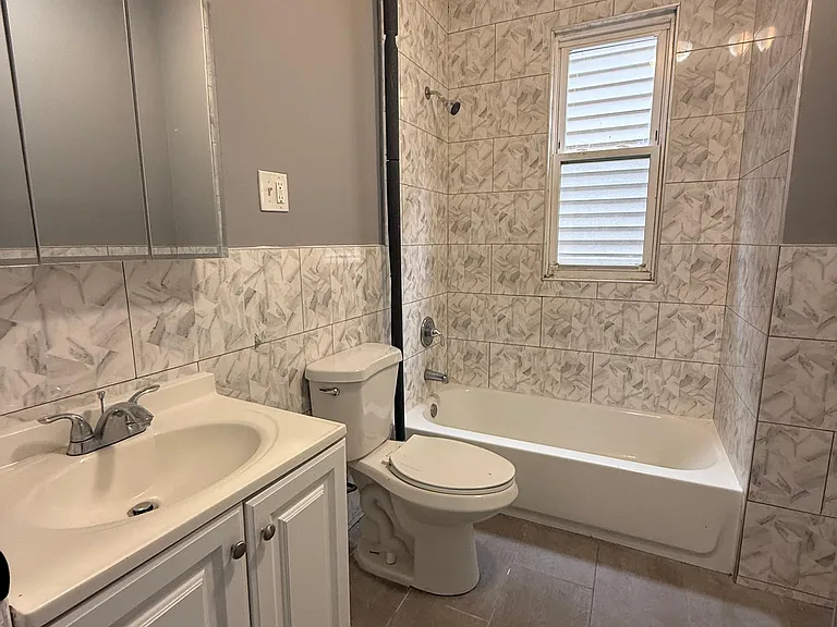 903 Hunterdon St #2R — Photo 6