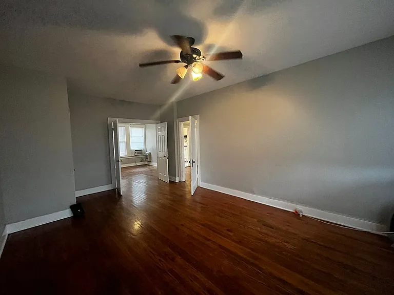 402 Egan St — Photo 5