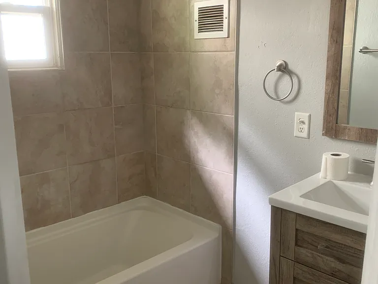3416 Lafayette Ave — Photo 12