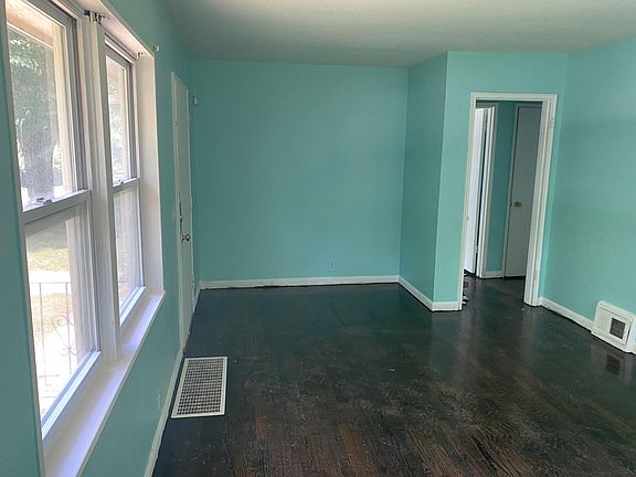 5th image of 1452 E 67th St