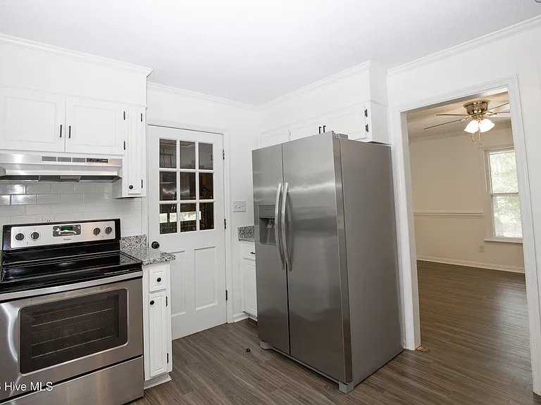 901 Glendale Dr — Photo 9
