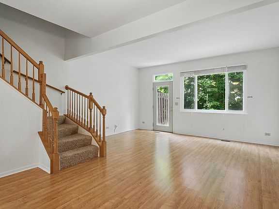 5th image of 2052 Waverly Ln