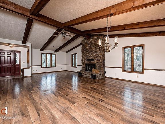3rd image of 39 Basildon Cir