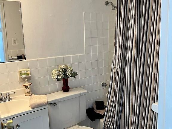4th image of 3817 Ventnor Ave APT 311