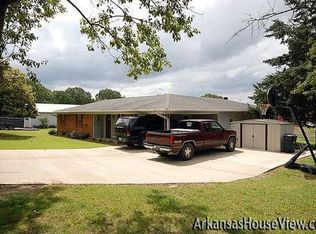 136 N Church St, Vilonia, AR 72173
