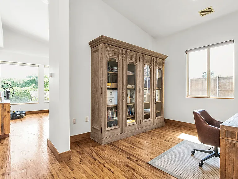 10027 Hillsdale Ln — Photo 15