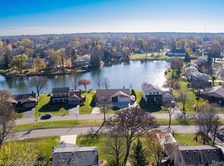 40843 Village Wood Rd, Novi, MI 48375