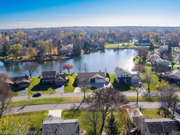 40843 Village Wood Rd, Novi, MI 48375