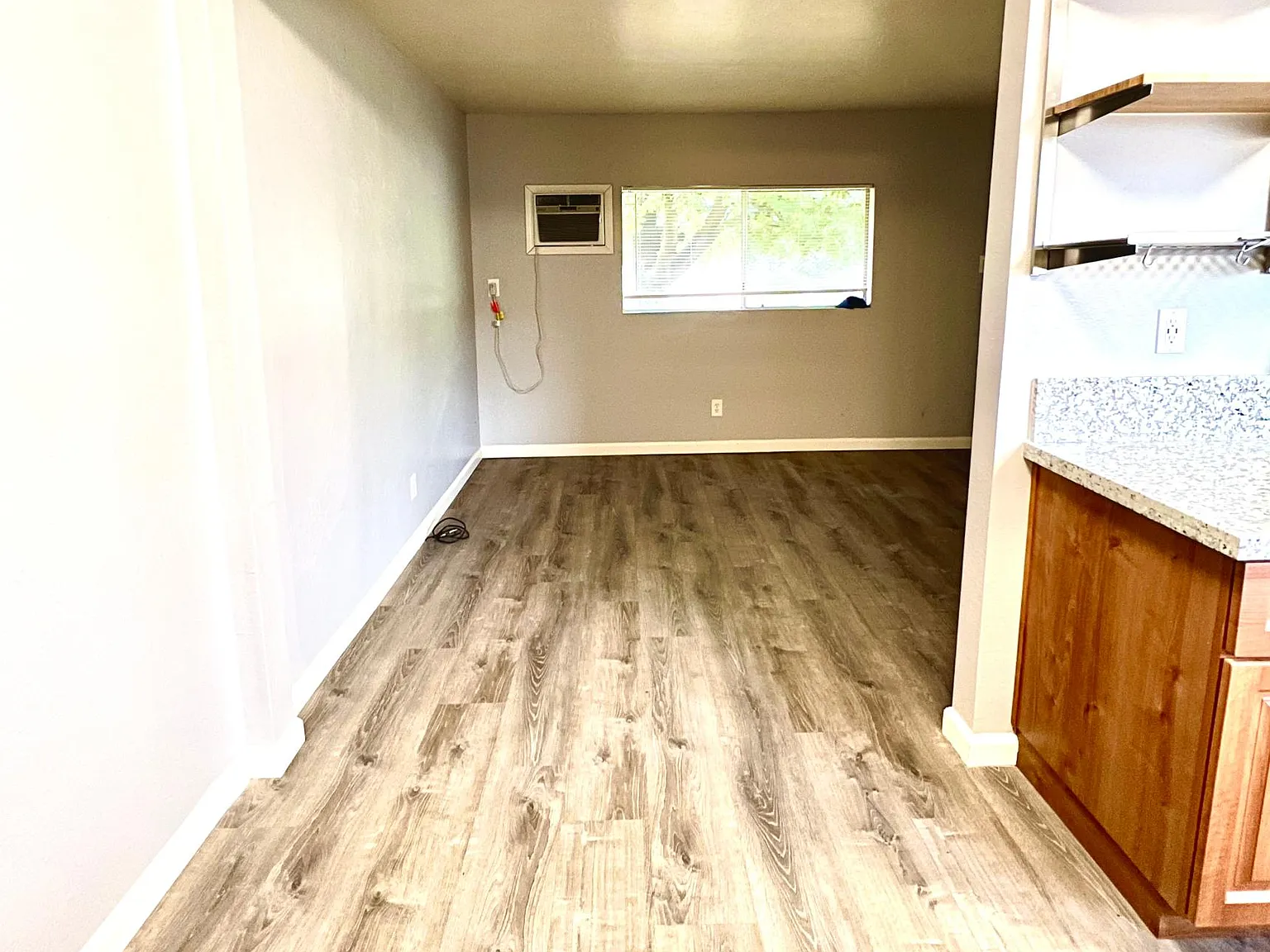 763 Hayes Ave — Photo 4