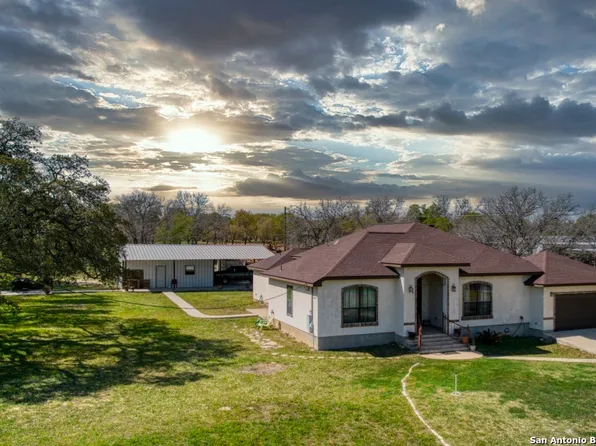 1775 CLEAR LAKE LOOP, Poteet, TX 78065