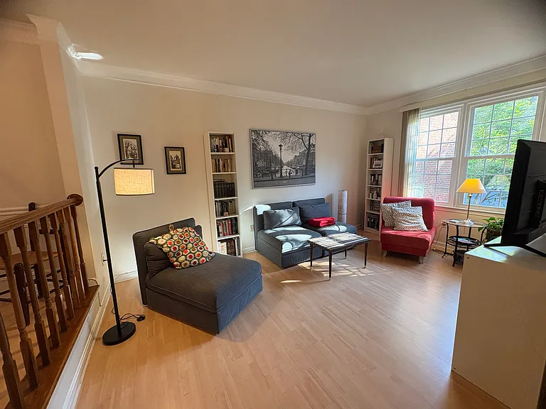2437 McCormick Rd — Photo 3