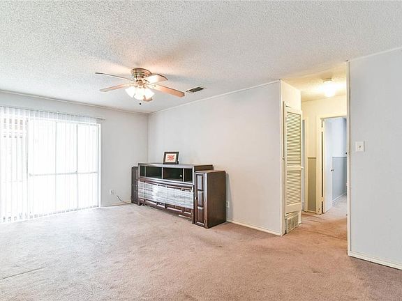 5th image of 928 Kelley Dr