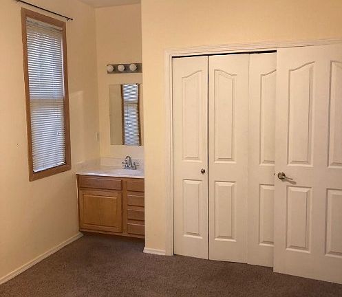 5th image of 215B Vassar Dr SE #B