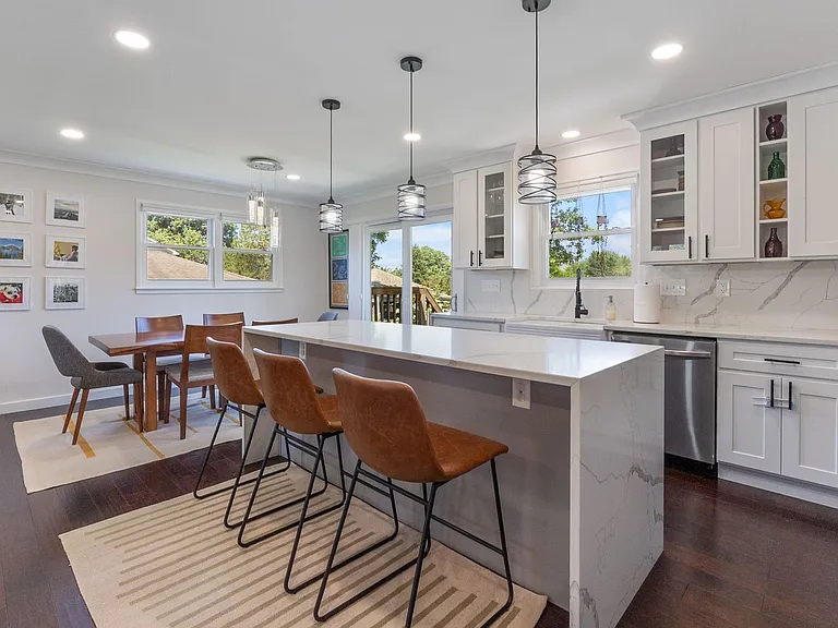 8114 Drayton Ln — Photo 8